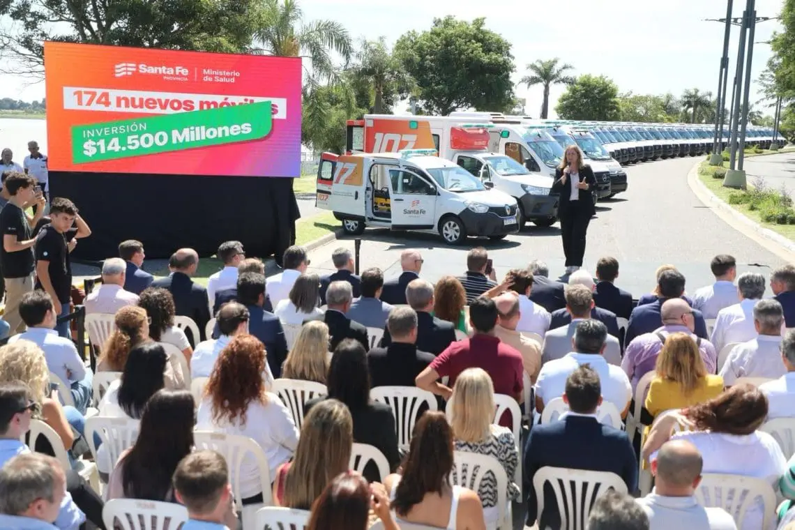 Pullaro presentó 174 ambulancias 0 Km: Es la compra más importante y más grande que hizo el Gobierno de la Provincia