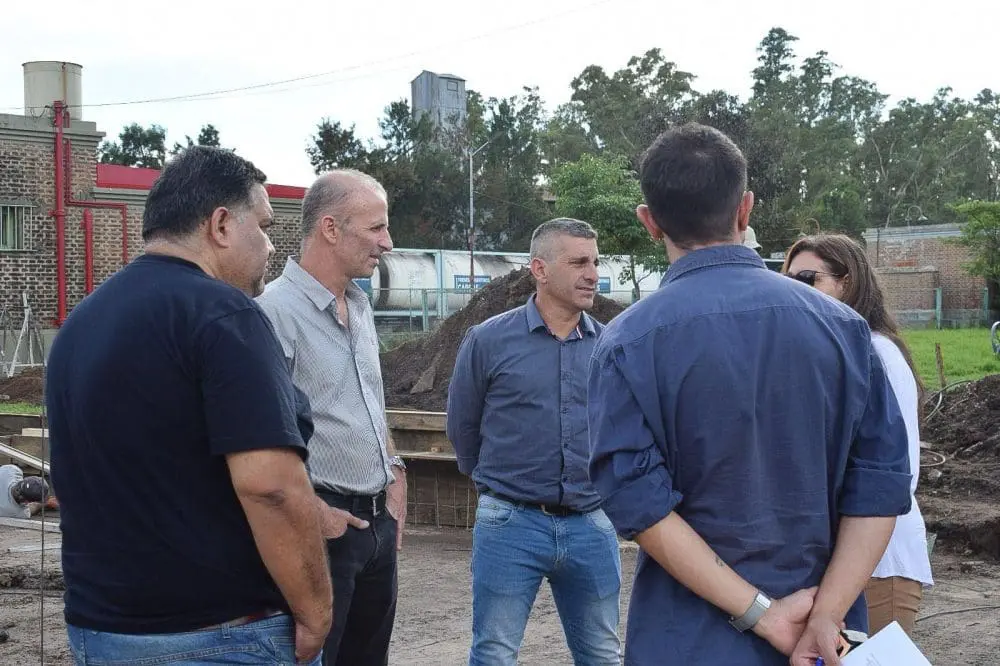 Hughes: Avanza la renovación del Parque de los Parrilleros mediante el programa de Obras Urbanas Hughes: Avanza la renovación del Parque de los Parrilleros mediante el programa de Obras Urbanas