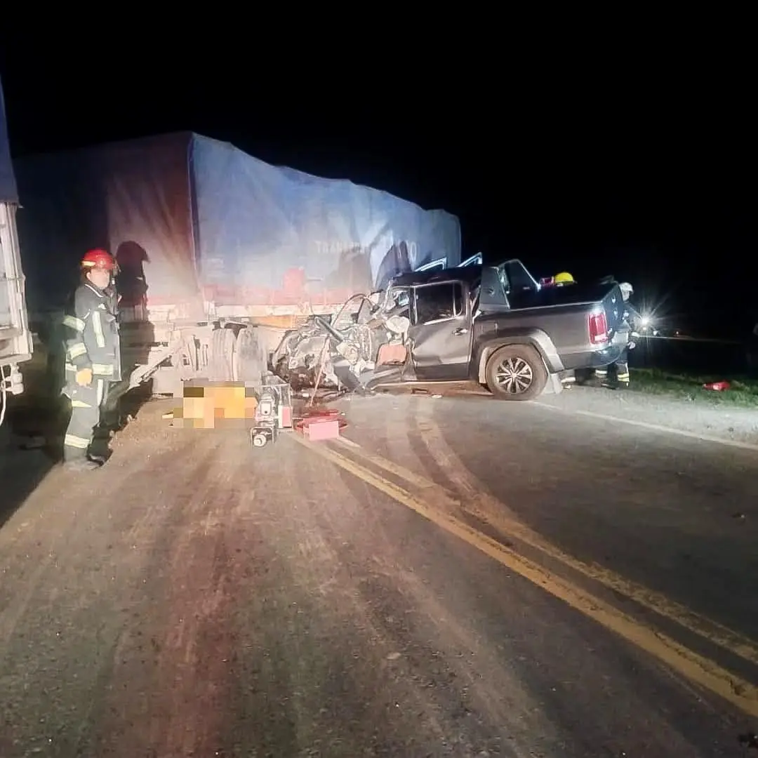 Venado Tuerto: Accidente fatal en Ruta Nacional 8 a la altura de la curva de Pastorino Venado Tuerto: Accidente fatal en Ruta Nacional 8 a la altura de la curva de Pastorino