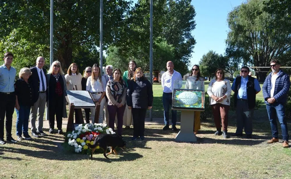 Villa Cañás: Emotivo acto en Homenaje a los Veteranos y Caídos en Malvinas