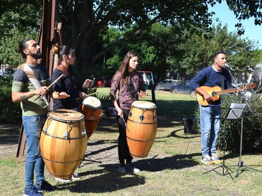 Villa Cañás: Emotivo acto en Homenaje a los Veteranos y Caídos en Malvinas
