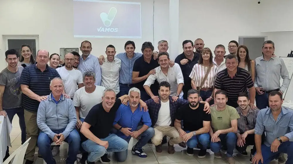 Intendentes y presidentes comunales reclaman transparencia y responsabilidad ante el pedido de endeudamiento de Pullaro Intendentes y presidentes comunales reclaman transparencia y responsabilidad ante el pedido de endeudamiento de Pullaro