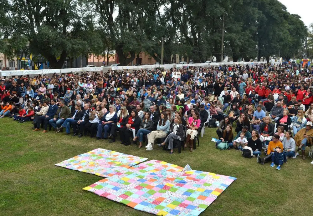 Villa Cañás celebró la Revolución de Mayo y sus 123 Años Villa Cañás celebró la Revolución de Mayo y sus 123 Años