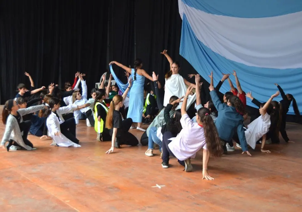 Villa Cañás celebró la Revolución de Mayo y sus 123 Años Villa Cañás celebró la Revolución de Mayo y sus 123 Años