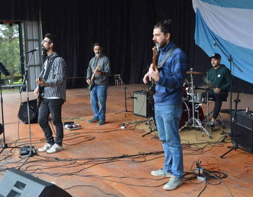 Villa Cañás celebró la Revolución de Mayo y sus 123 Años Villa Cañás celebró la Revolución de Mayo y sus 123 Años