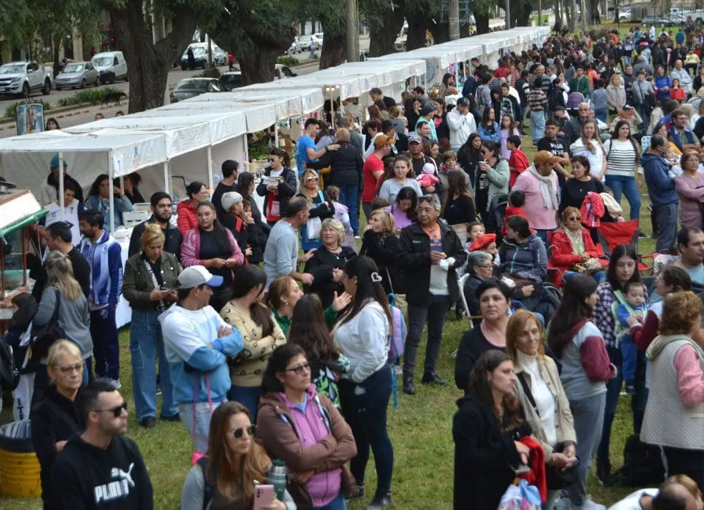 Villa Cañás celebró la Revolución de Mayo y sus 123 Años Villa Cañás celebró la Revolución de Mayo y sus 123 Años