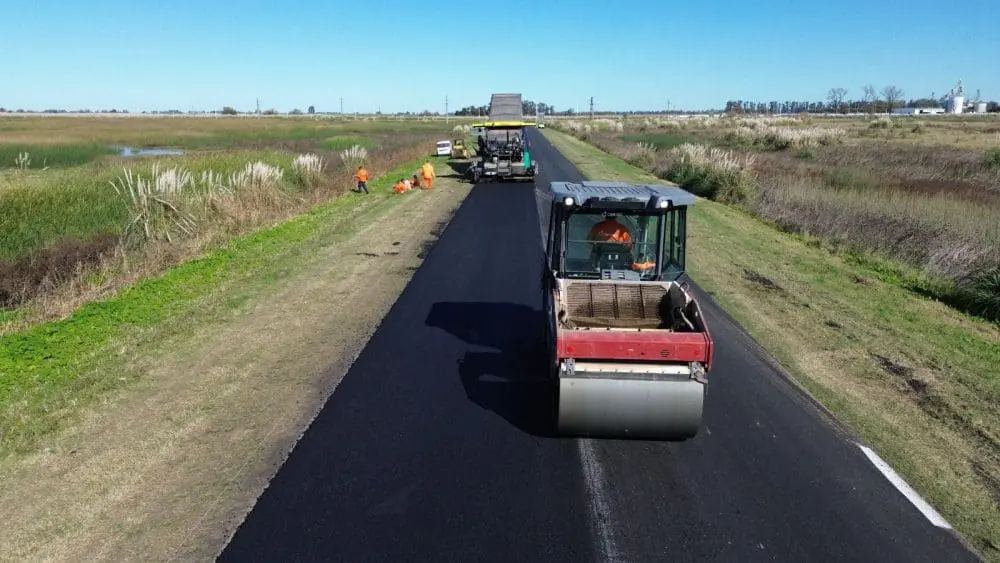 Provincia recupera y repavimenta la Ruta 90 desde Villa Constitución hasta Chapuy