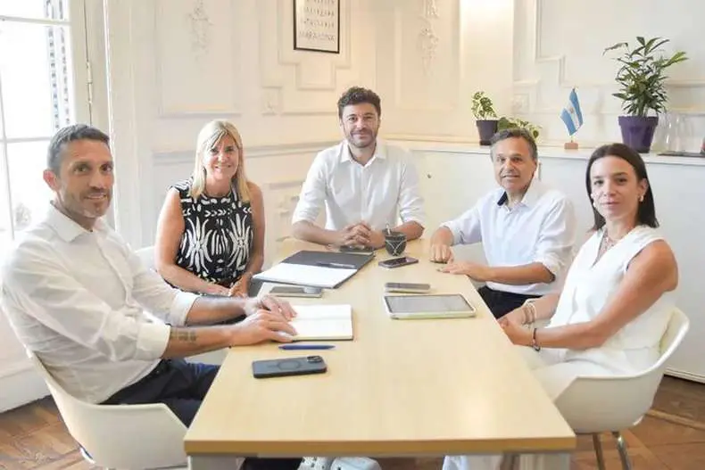 Convencionales y Legisladores de Más para Santa Fe renunciaron a sus fueros