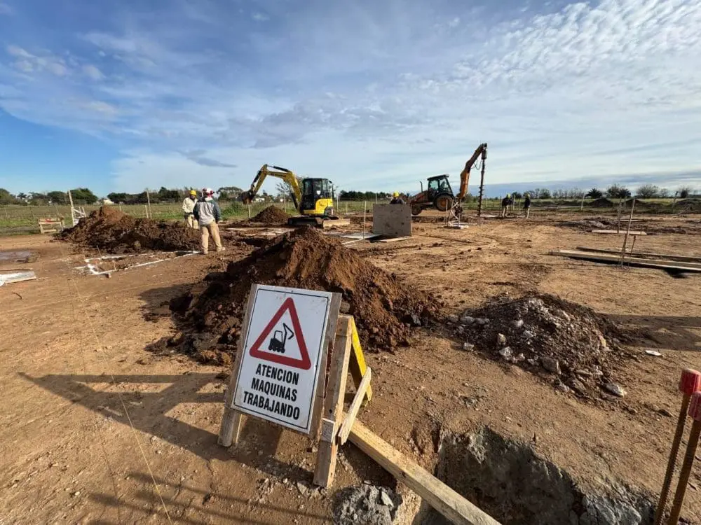 Nueva escuela en marcha: Comienzan a construir la secundaria de Hughes Nueva escuela en marcha: Comienzan a construir la secundaria de Hughes