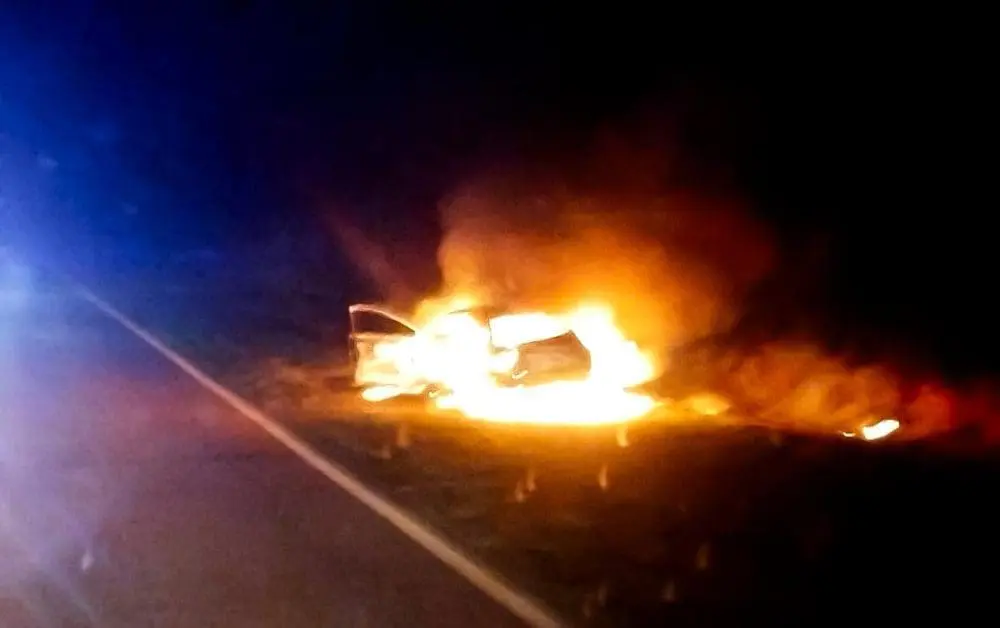 Incendio de vehículo en Ruta Provincial 94 movilizó a Bomberos de Villa Cañás y Teodelina