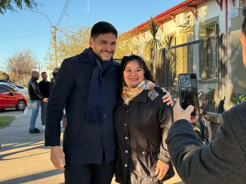 El gobernador Pullaro votó en Hughes y destacó la normalidad de los comicios en toda la provincia El gobernador Pullaro votó en Hughes y destacó la normalidad de los comicios en toda la provincia