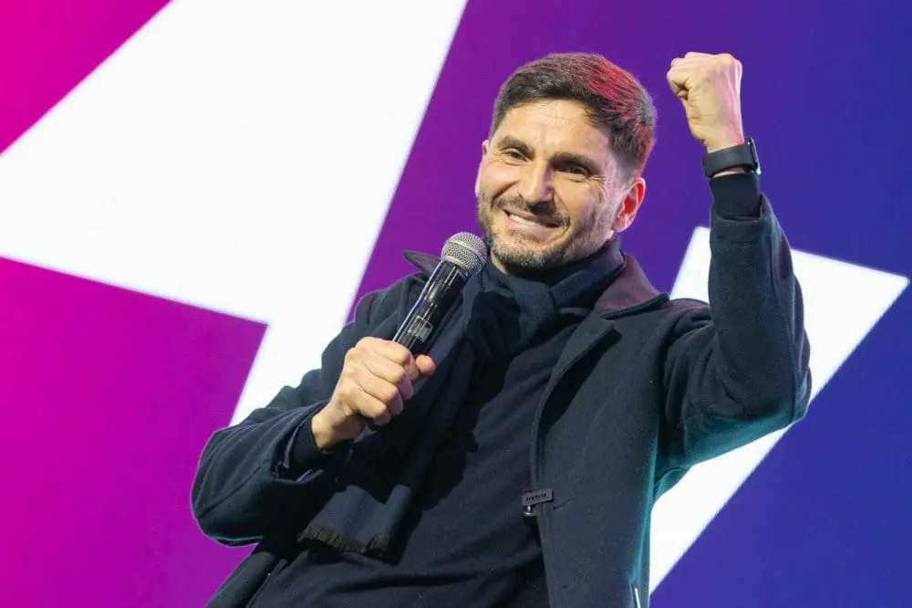 Editorial: El emperador desnudo de la democracia santafesina