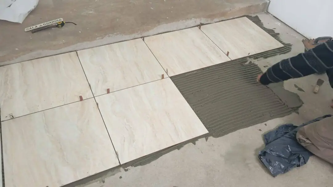 Wheelwright: La Comuna refacciona los baños de internación del SAMCo gracias al programa FonRES