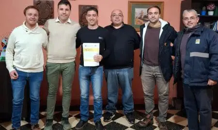 Santa Isabel: Pablo Giorgis firmó un convenio para el alteo del camino que bordea la laguna El Aljibe