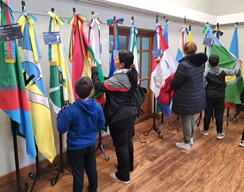 Villa Cañás: Se inauguró la muestra Abanderados