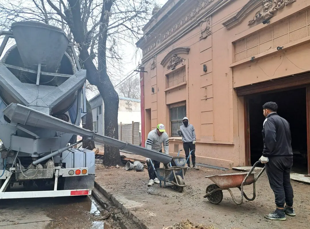 Villa Cañás: Trabajos de restauración en El Torreón Villa Cañás: Trabajas de restauración en El Torreón