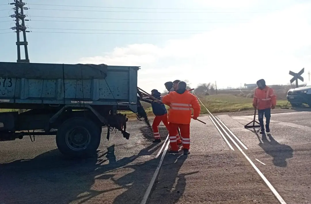Ante la falta de respuesta de Nación, la Provincia ejecuta obras de emergencia en Ruta 8 y Ruta 14 Ante la falta de respuesta de Nación, la Provincia ejecuta obras de emergencia en Ruta 8 y Ruta 14