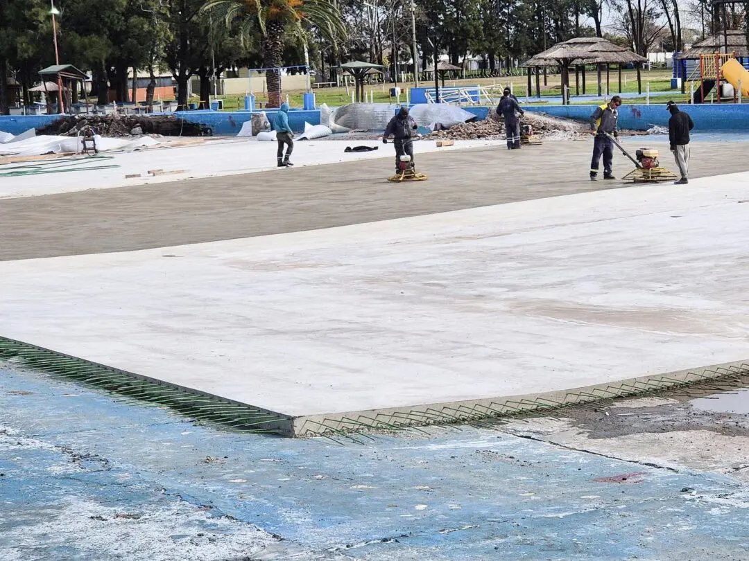 Teodelina: Avanza la remodelación de la pileta del Balneario El Edén
