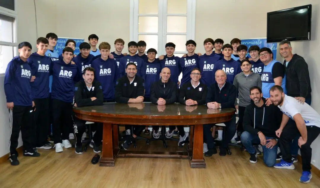 Villa Cañás: La Preselección Argentina de Básquet U17 entrenó en Sportsman y disputó un amistoso