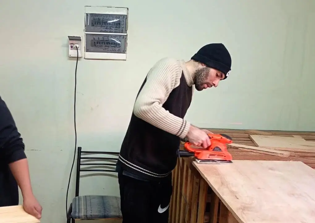 Villa Cañás: Jóvenes participan de un taller de carpintería en el marco del Programa Nueva Oportunidad Villa Cañás: Jóvenes participan de un taller de carpintería en el marco del Programa Nueva Oportunidad