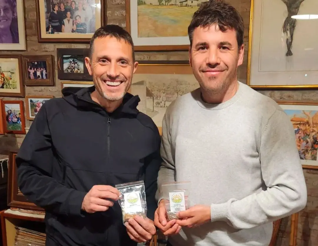 Huertas familiares: Santa Isabel y Pérez impulsan distribución de semillas para vecinos