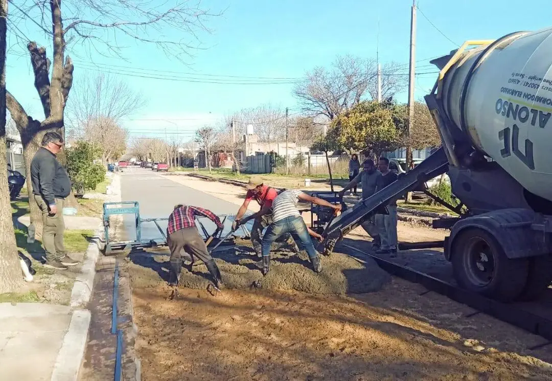 Wheelwright: Avanzan obras viales de hormigón, banquinas y cordón cuneta Wheelwright: Avanzan obras viales de hormigón, banquinas y cordón cuneta