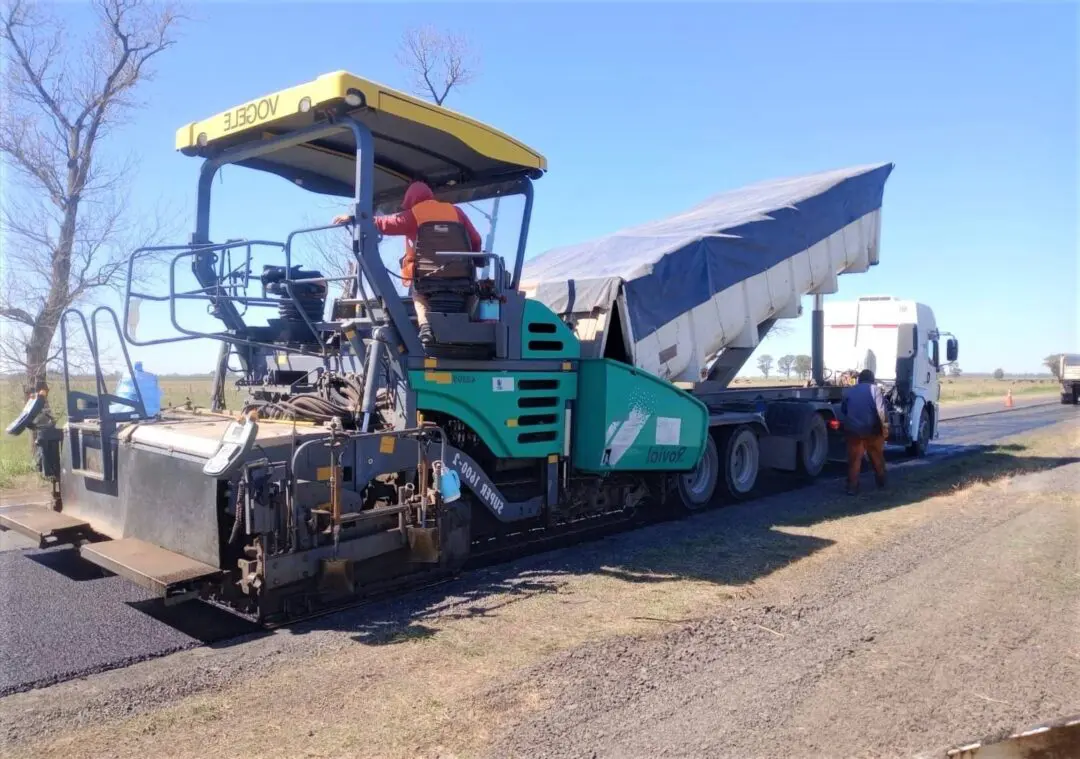 Vialidad Nacional mejora la Ruta Nacional 33 en varios frentes Vialidad Nacional mejora la Ruta Nacional 33 en varios frentes