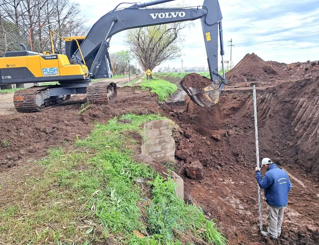 Villa Cañás: Continúan las obras de desagües para mejorar el escurrimiento del agua