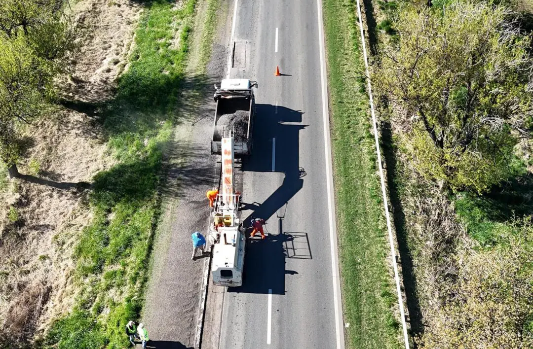 Tras pedido de la Justicia Federal comenzaron a reparar la Ruta Nacional 8