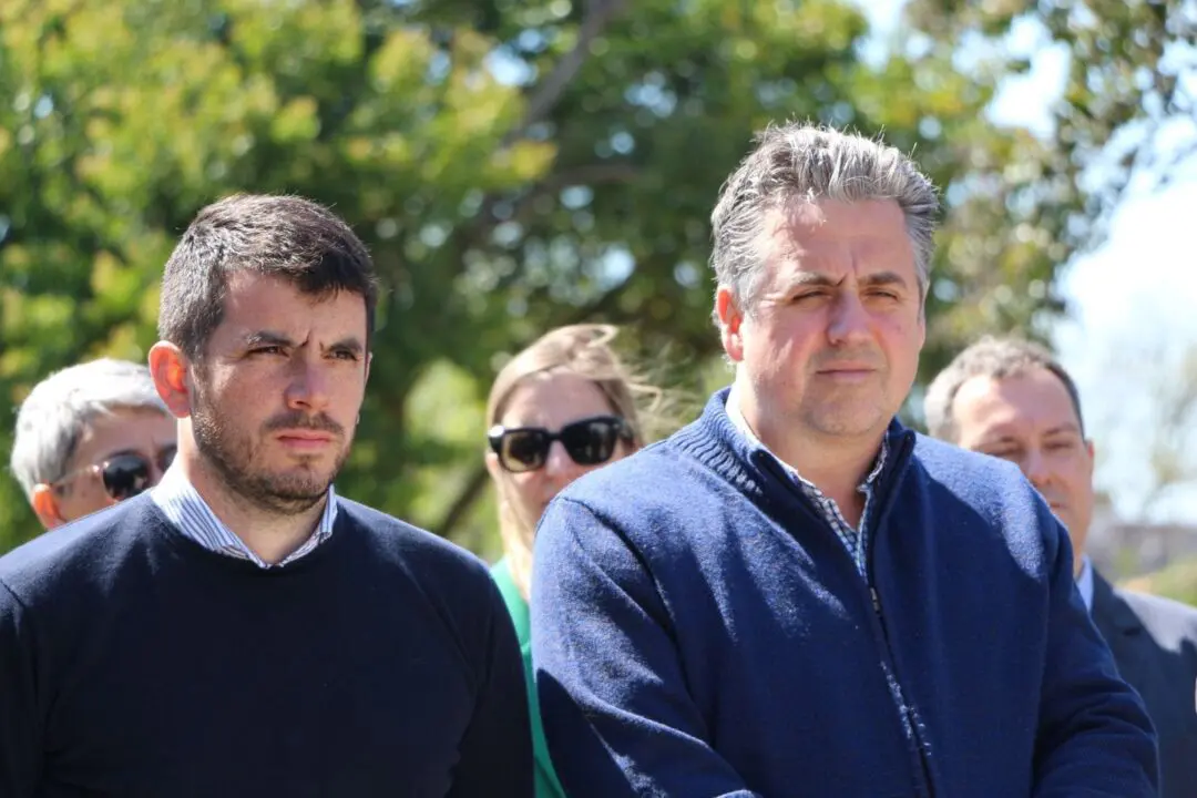 Provincia entregó pistolas Taser y un minibús para tareas de investigación en el departamento General López