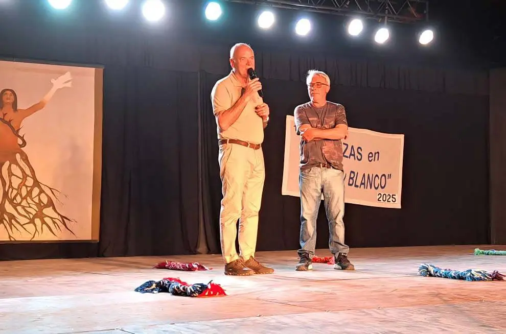 Villa Cañás celebró con orgullo el 33° Encuentro de Danzas en Celeste y Blanco Villa Cañás celebró con orgullo el 33° Encuentro de Danzas en Celeste y Blanco