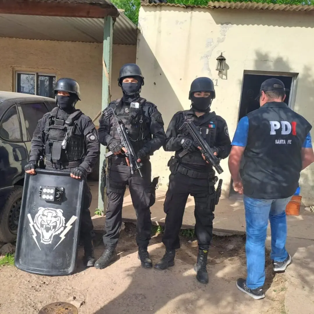 Elortondo: Detuvieron a tres personas y secuestraron estupefacientes en allanamientos por microtráfico