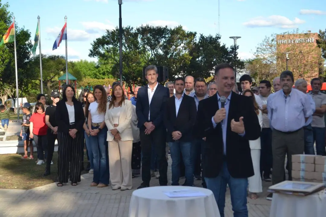 Wheelwright celebró sus 125 años con la inauguración de la remodelación de la plaza San Martín Wheelwright celebró sus 125 años con la inauguración de la remodelación de la plaza San Martín