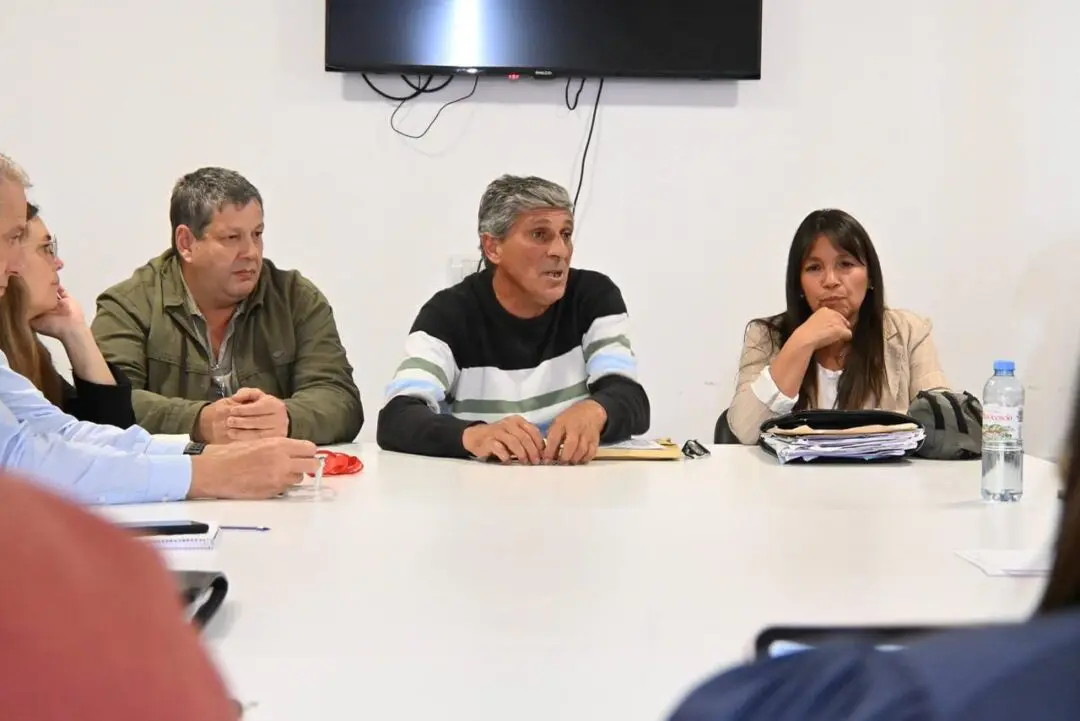 Diputados recibieron a trabajadores de Algodonera Avellaneda