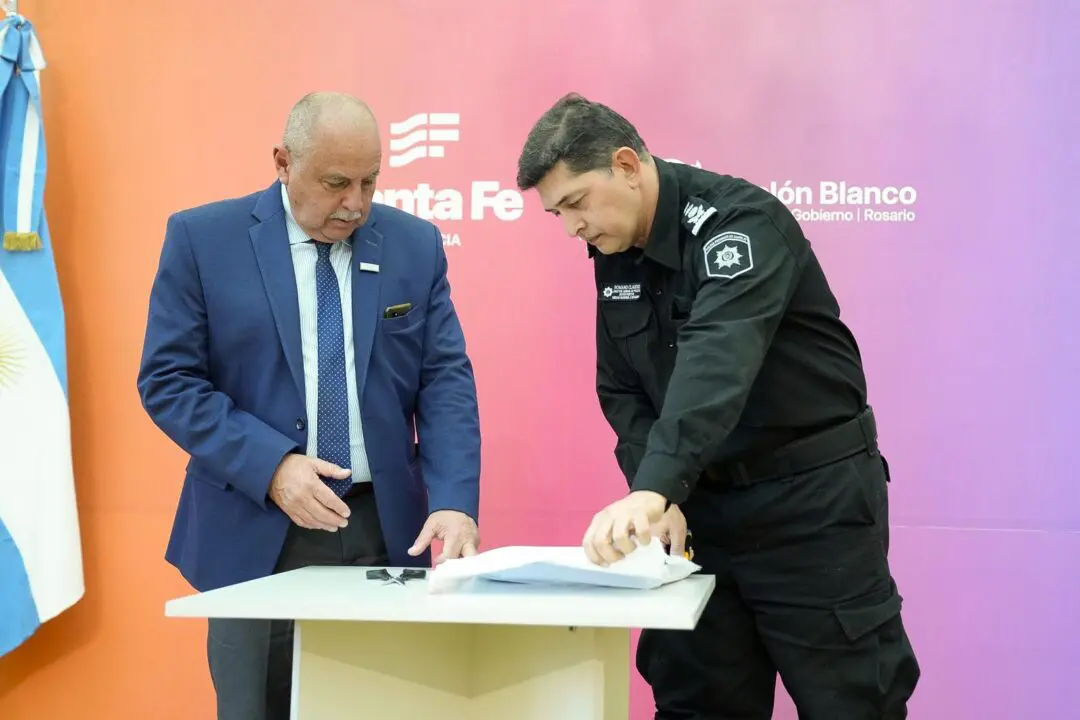 Con una inversión de $17.000 millones, Provincia comprará 3.000 pistolas semiautomáticas y 11.800 chalecos antibalas