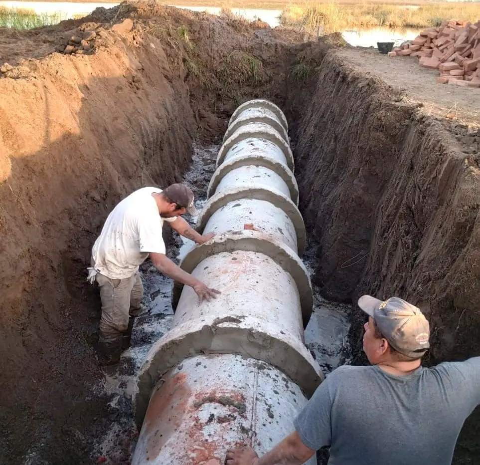 Villa Cañás: Trabajos de entubación en zona rural Villa Cañás: Trabajos de entubación en zona rural