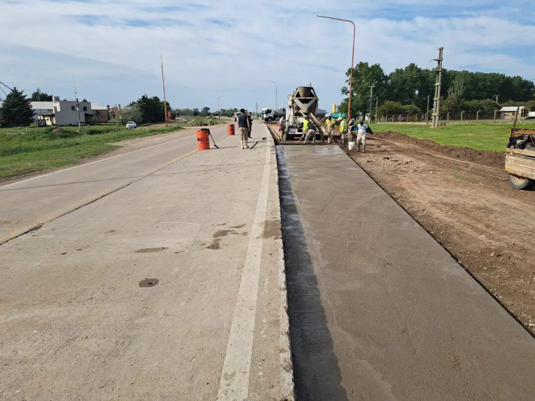 Villa Cañás: La municipalidad comenzó con la construcción de dos dársenas sobre Ruta 94