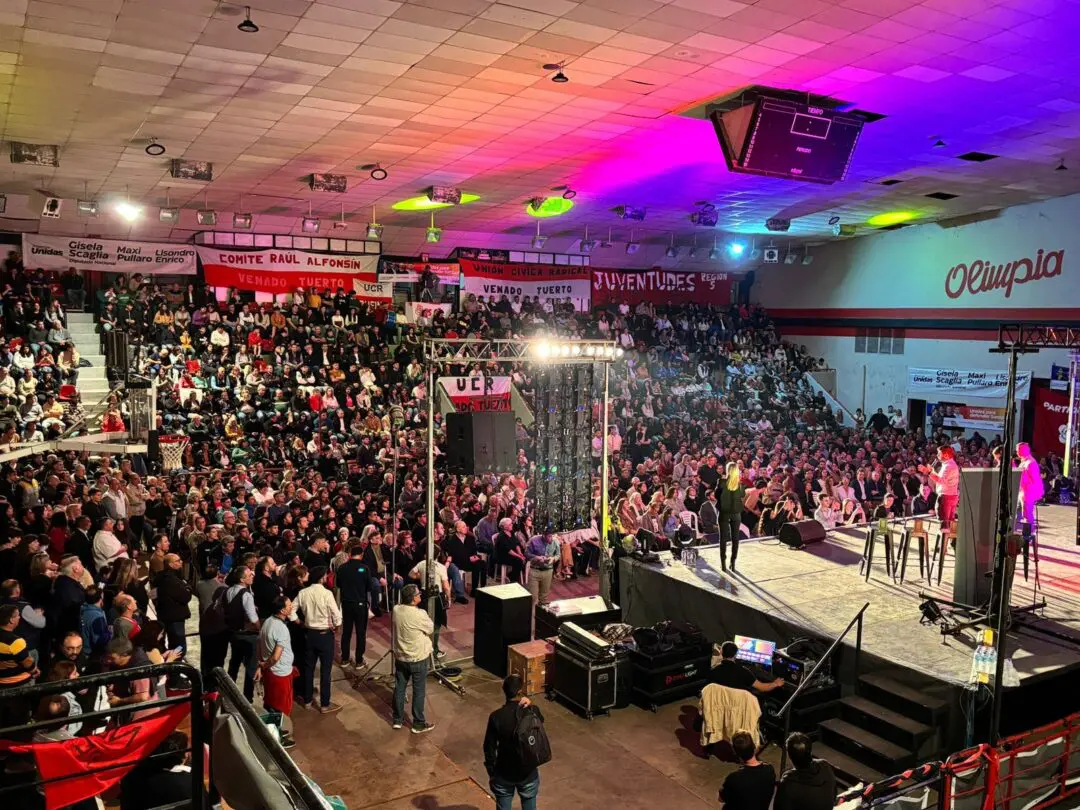 Venado Tuerto: Contundente apoyo a Gisela Scaglia de Pullaro, Enrico y Chiarella en el estadio Olimpia
