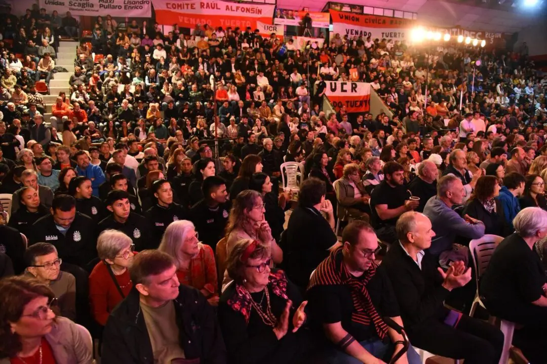 Venado Tuerto: Contundente apoyo a Gisela Scaglia de Pullaro, Enrico y Chiarella en el estadio Olimpia