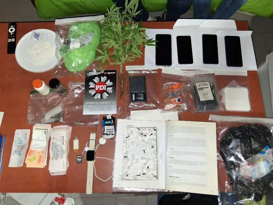 Wheelwright: PDI aprehendió a un hombre e incautó drogas en un allanamiento