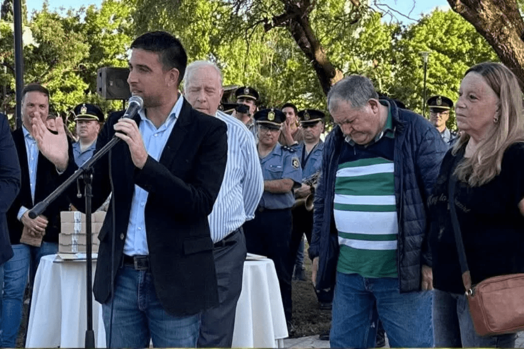 Wheelwright celebró sus 125 años con la inauguración de la remodelación de la plaza San Martín Wheelwright celebró sus 125 años con la inauguración de la remodelación de la plaza San Martín