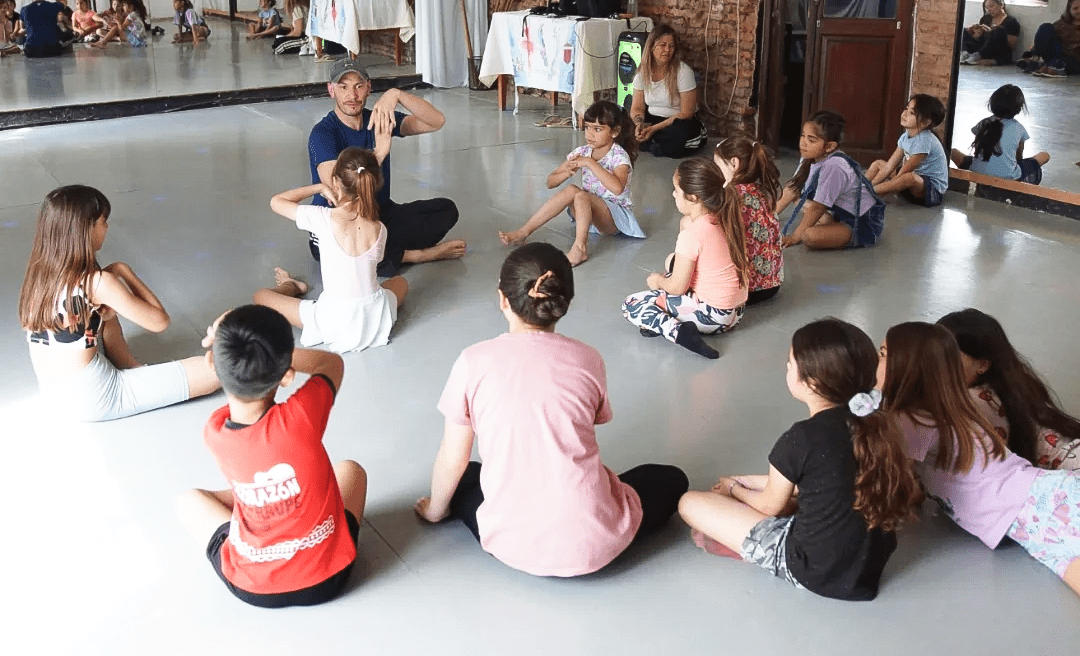 Santa Isabel en movimiento reunió a bailarines de cinco países en un gran encuentro cultural