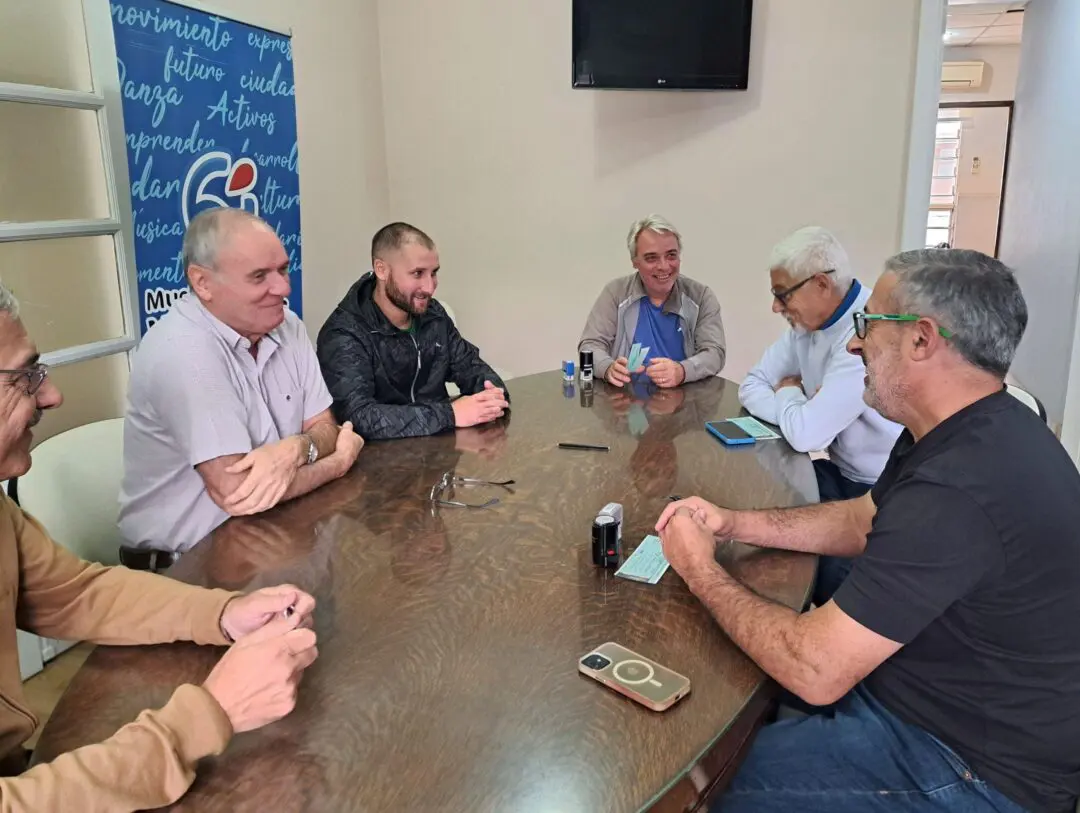 Villa Cañás: El Municipio entregó el Fondo de Asistencia Deportiva a los clubes de la ciudad Villa Cañás: El Municipio entregó el Fondo de Asistencia Deportiva a los clubes de la ciudad