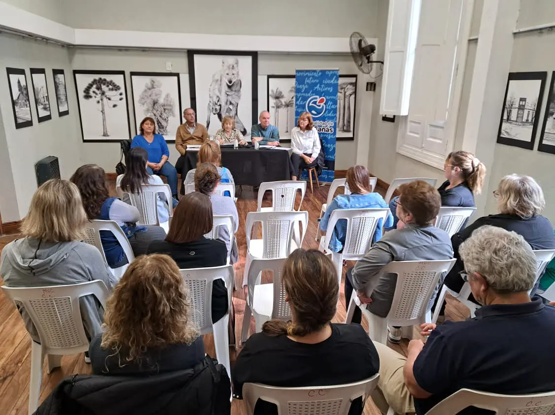 Villa Cañás: El municipio entregó el FAE a instituciones educativas