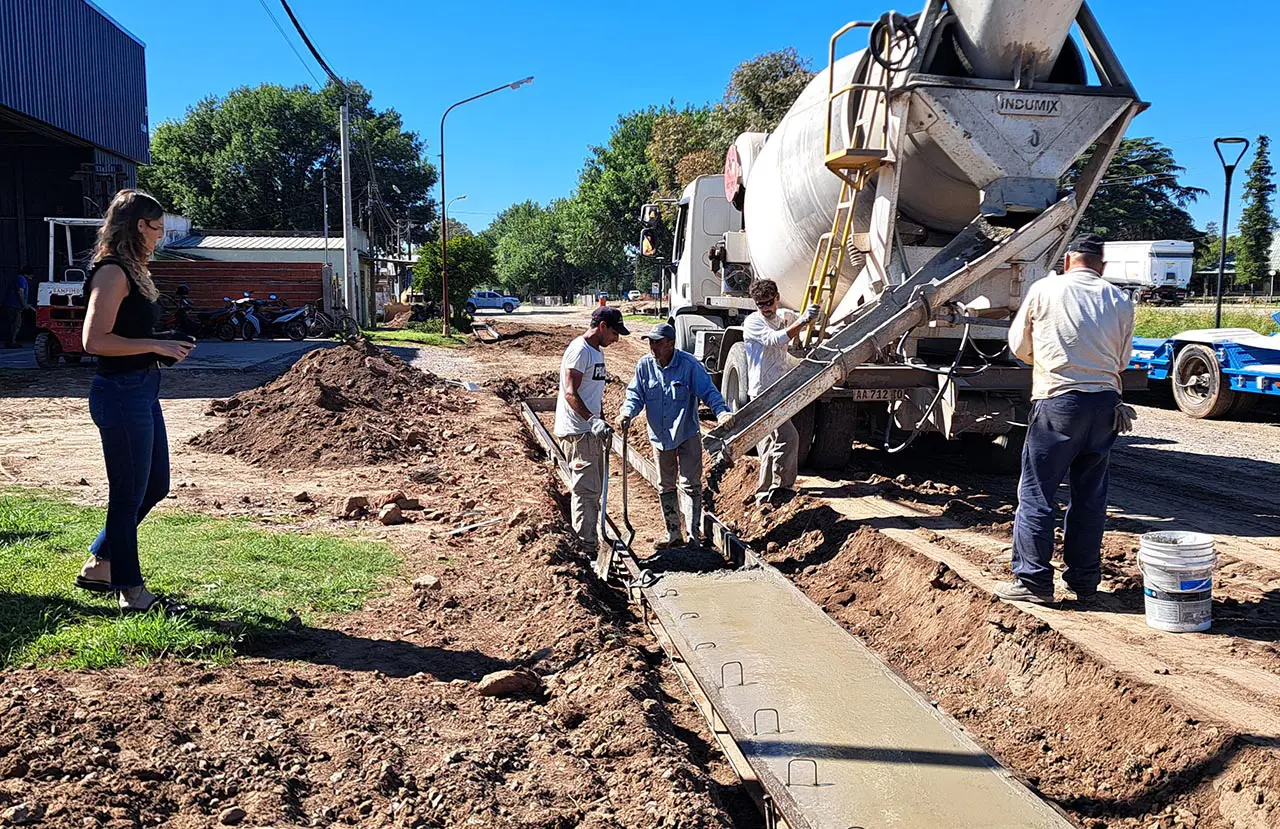 Villa Cañás: Se iniciaron las obras de cordón cuneta planificadas