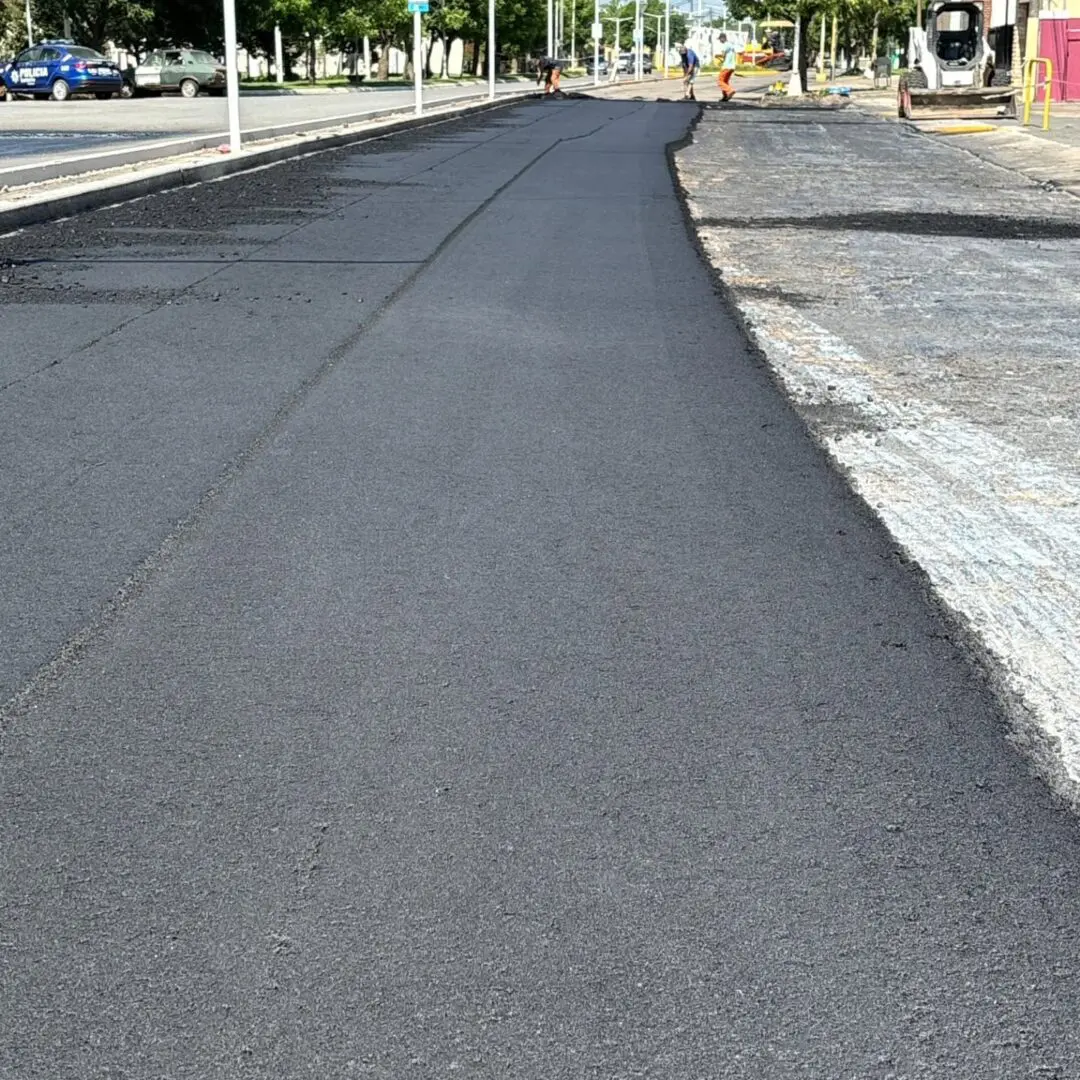 María Teresa: Avanzan las obras de reasfaltado y ordenamiento vial en calle Sáenz Peña