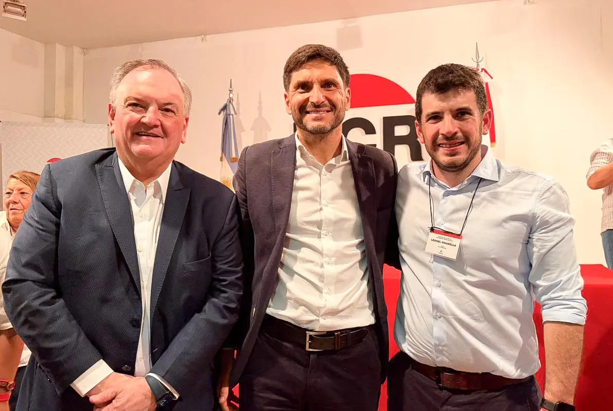 Leonel Chiarella asumió la presidencia de la UCR Nacional