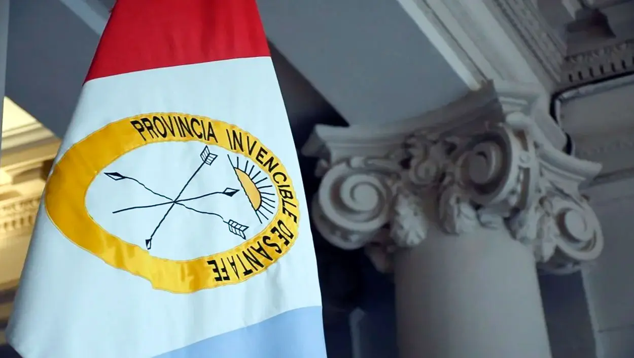 Santa Fe ajusta el empleo público con menos trabajadores y más cargos políticos