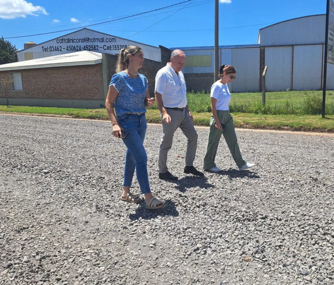 Villa Cañás: Avanzan con tareas de mantenimiento y empedrado en Calle 71