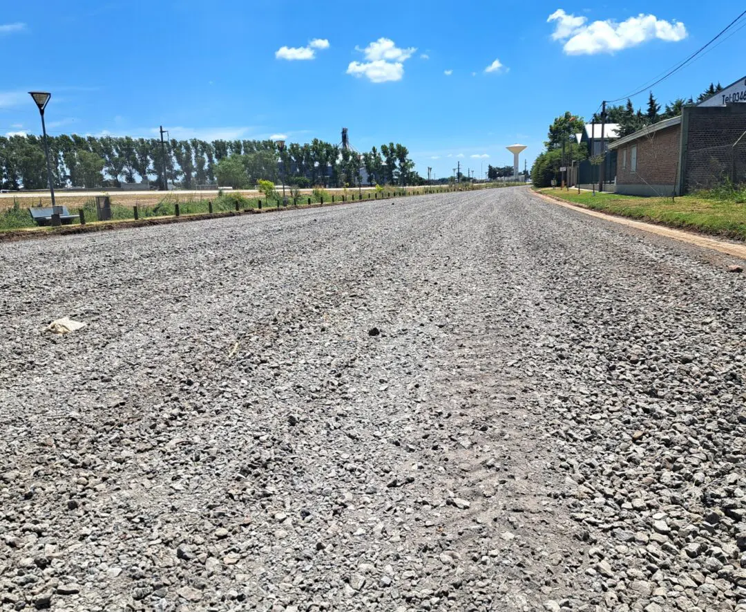 Villa Cañás: Avanzan con tareas de mantenimiento y empedrado en Calle 71